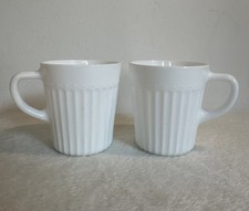 Tazas de vidrio de leche acanaladas