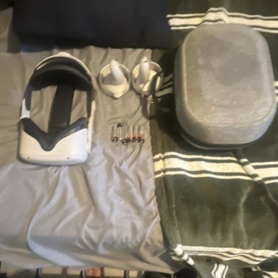 Meta Quest 2 White Standalone VR Headset with Controllers and Carrying Case