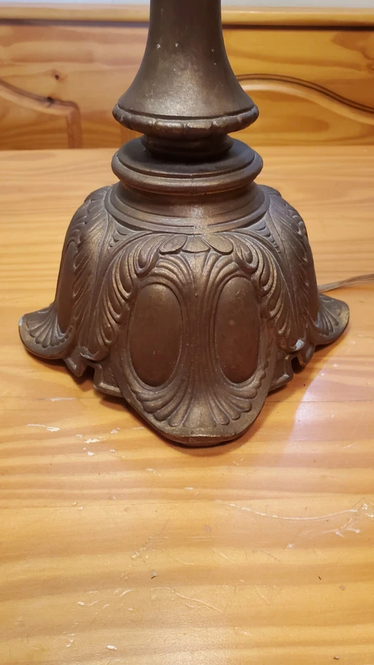 Lámpara de mesa industrial moderna envejecida Currey and Company modelo 0809 Foto 3 de 4