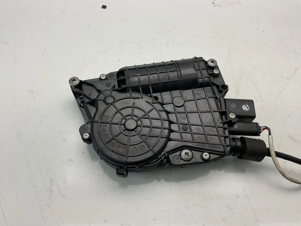 Actuador de pestillo de cerradura de puerta trasera derecha BMW 528i 535i 550i F10 2011-2013 7229460 OEM Foto 2 de 4