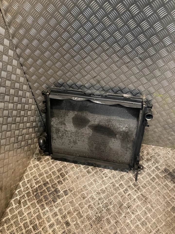 CHRYSLER 300 C Touring LX Water Coolant Radiator 5175367AA 3.0 Diesel - Image 2 of 4