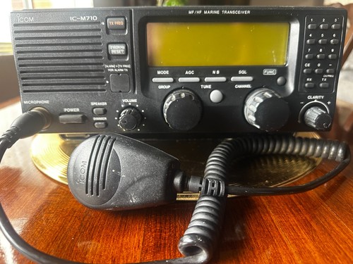 ICOM IC-M710 MF/HF Transceiver + SGC-230 Smartuner Antenna Coupler