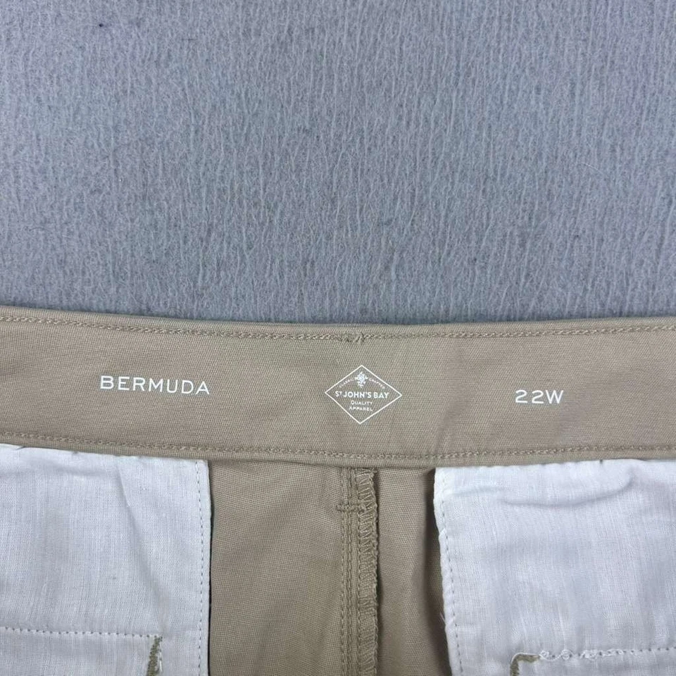St Johns Bay Shorts Womens 22W Beige Pockets Flat Front Bermuda NWT - Image 2 of 4