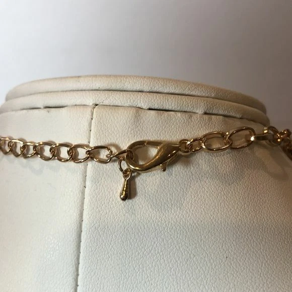 Gargantilla Bebe tono dorado y cristal nueva sin etiquetas Foto 3 de 4