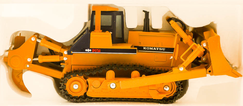 Shinsei Komatsu Mini Power Wide Dozer with Ripper D475A 1:48 Scale