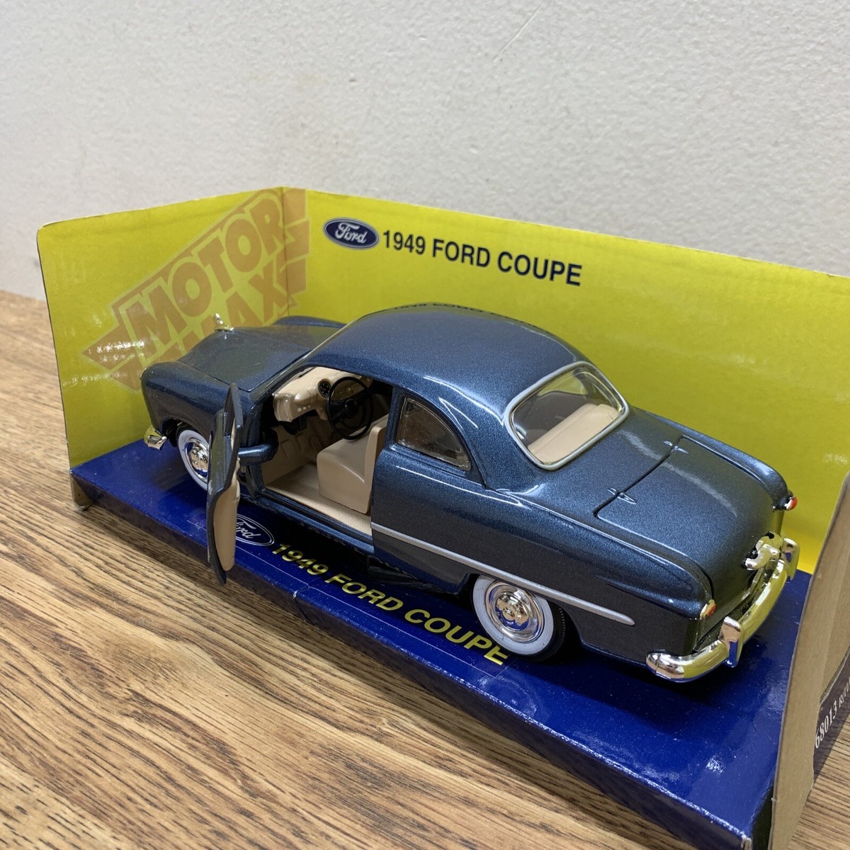 MOTORMAX 73213bl 1949 Ford Coupe Blue 1-24 Diecast Model Car for