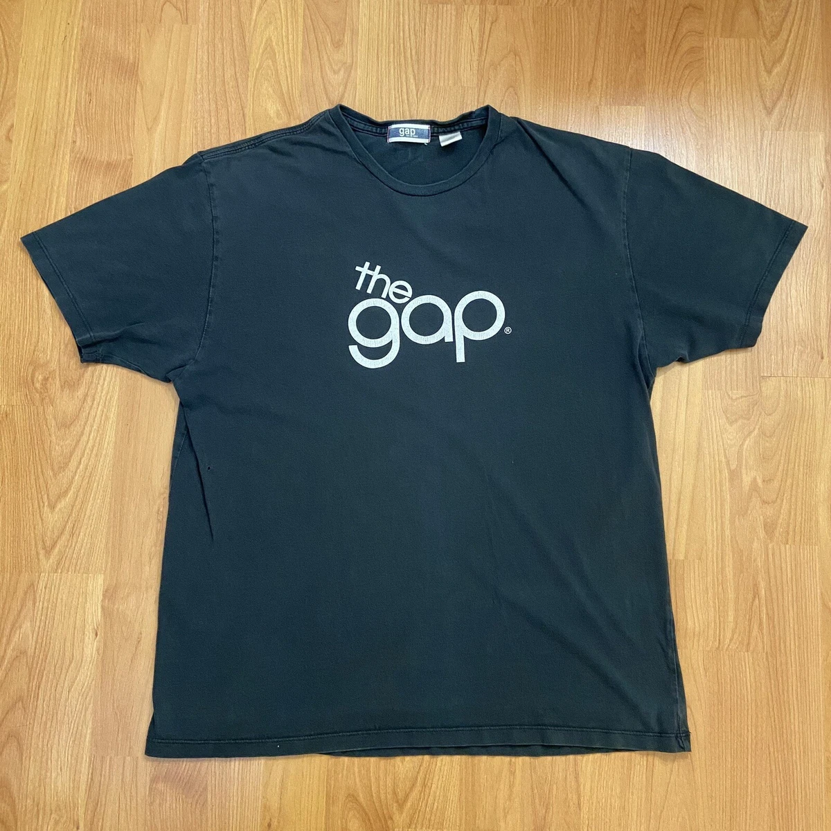 Vintage gap logo t shirt deals