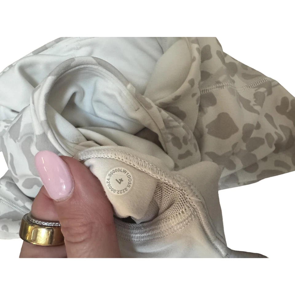 Sujetador deportivo corto Lululemon Align sin mangas talla 4 blanco gris cuello alto estampado animal Foto 3 de 3