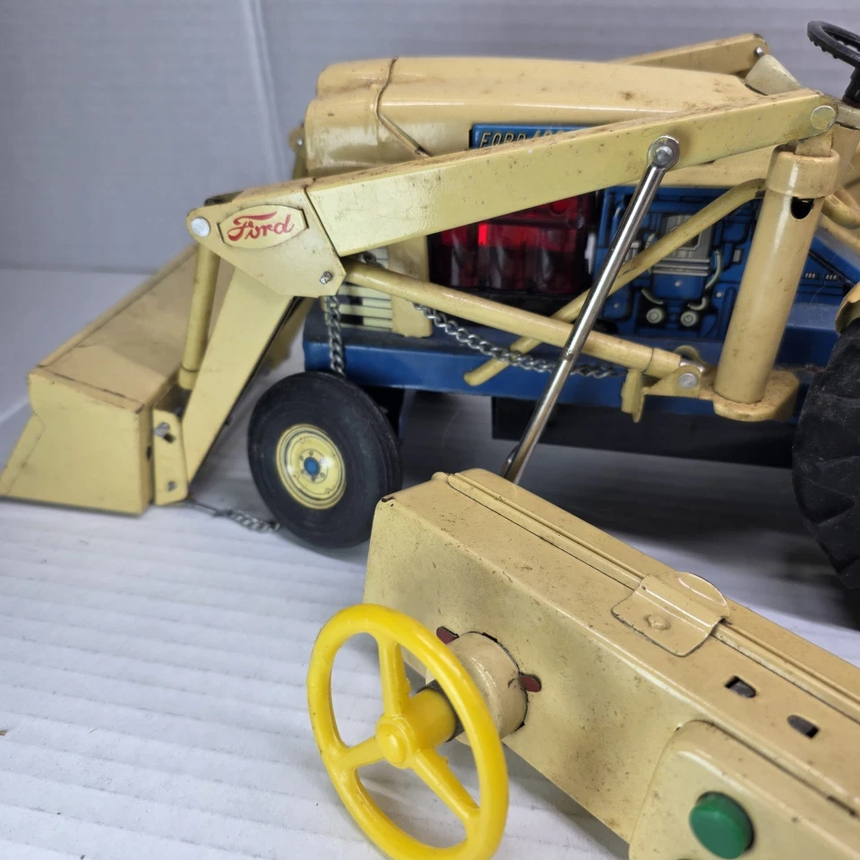 Vintage 1961 Cragstan Ford 4000 Remote Control Tractor Backhoe Loader **READ** - Image 2 of 4