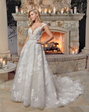 NEW Casablanca Wedding Dress- SIZE 8 unaltered