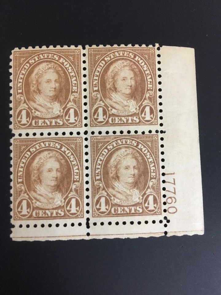 585 .04 Washington Perf 10. Plate Block Of 4 VF-NH Cat $425 - Image 2 of 3
