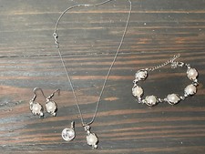 Fashion Women Jewelry Pearls Set Simple Style Bracelet Necklace Earrings EUC