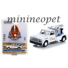 GREENLIGHT FALL GUY 1969 CHEVY C-30 DUALLY WRECKER JERRY'S TOWING 1/64 44965 B
