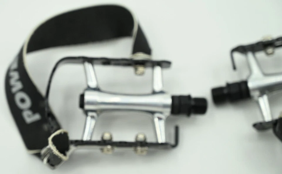 Wellgo C128 Mountain Bike Urban Flat 9/16" Alloy Pedals Black-Silver - Image 2 of 4