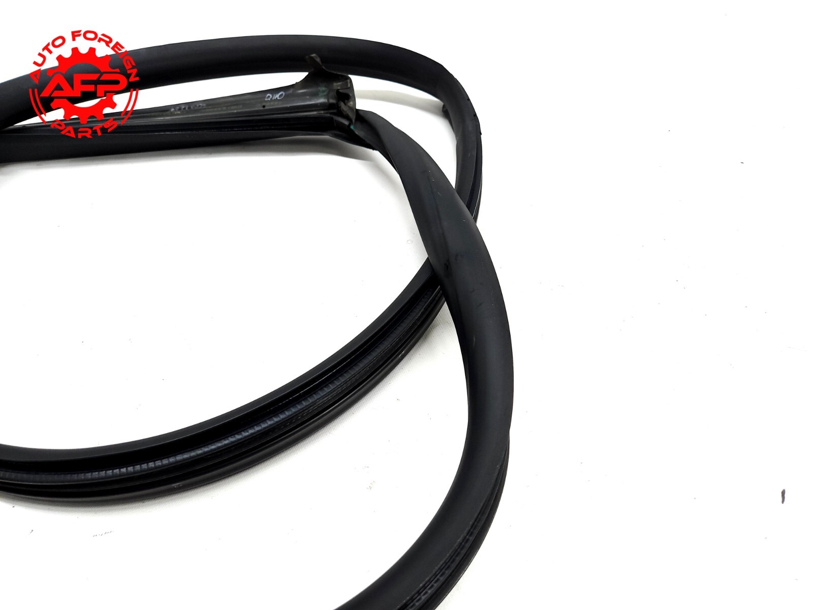 ⭐ 14-20 Maserati Ghibli Quatt Front Left Door Body Weatherstrip Gasket Seal Oem