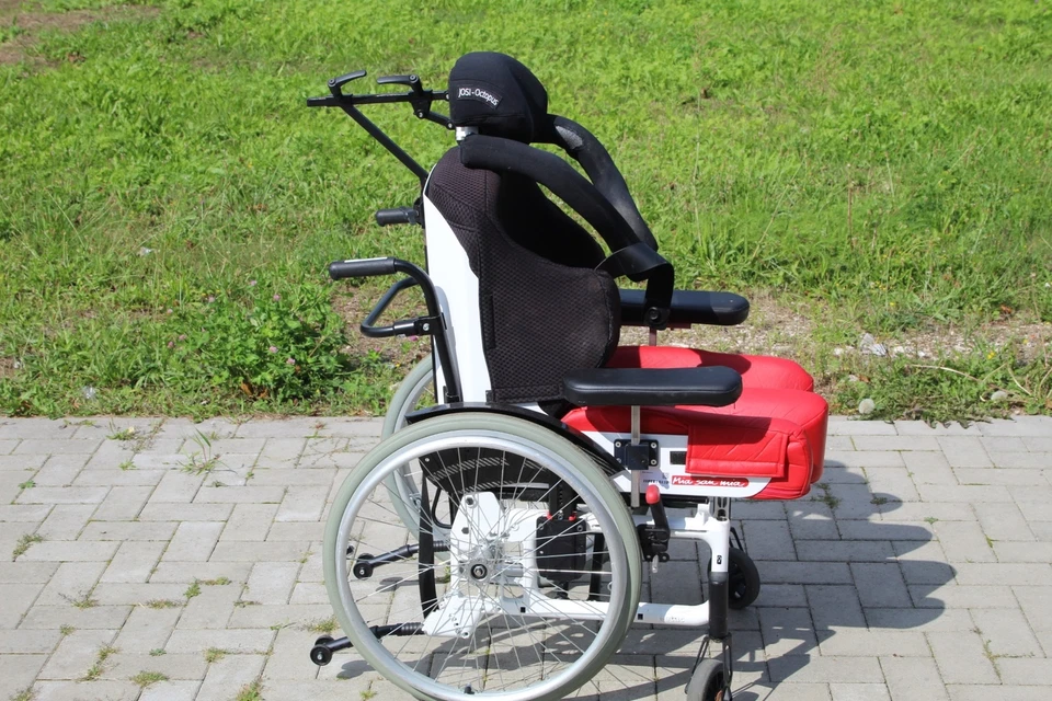 Rollstuhl etac Cross 5 40S bis 135kg Rollstuhl "mia san mia" Ohne Fußstützen! - Bild 2 von 4