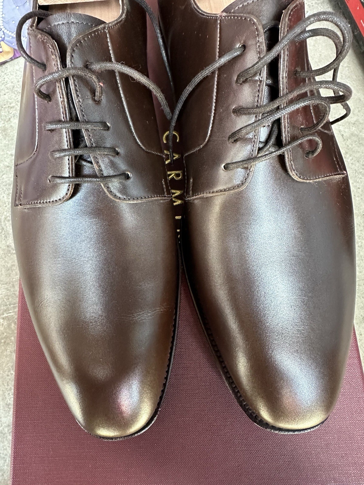 SAOLA Scarpe derby uomo Carmina pelle marrone scuro ottime condizioni taglia UK 9