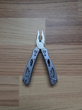Multitool Zange, Messer, Schere, Säge, Taschenmesser, Multifunktionswerkzeug Multitool Zange, Messer, Schere, Säge, Taschenmesser, Multifunktionswerkzeug