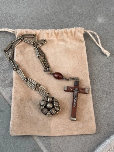 GOLD LINK NECKLACE WITH VINTAGE WOOD CROSS NECKLACE COSTUME JEWELRY