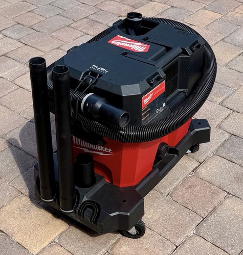 Milwaukee M18 FUEL 6 Gal. Cordless Wet/Dry Vacuum w/ Filter, Hose, Accessories