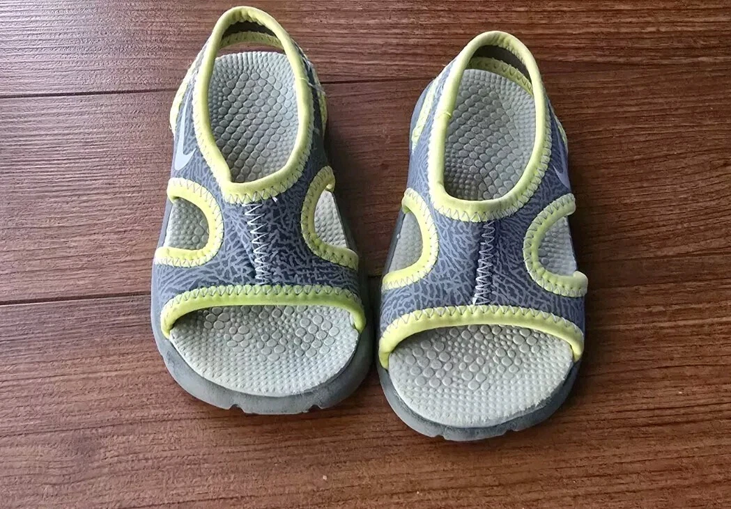 Sandali Nike Sunray Water bambino taglia 5C grigio scuro volt