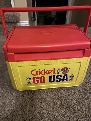 VTG Coleman Cricket lighter Cooler 10 Model 5210 Cup Holder Flip Lid Yellow Red