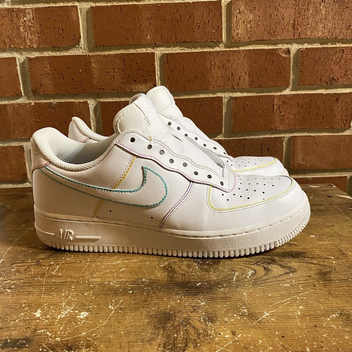 Nike Air Force One AF1 Low Triple White Sneakers Outline CW2288