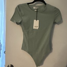 Aritzia Babaton Contour Crew Short Sleeve Bodysuit Terrace Sage Green Size S NEW