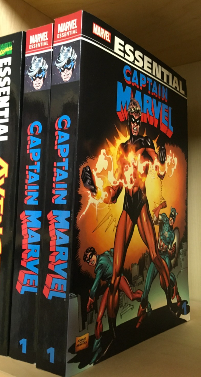 captain marvel 雑誌 Essential Captain Marvel vol 1 good shape first edition, tanned