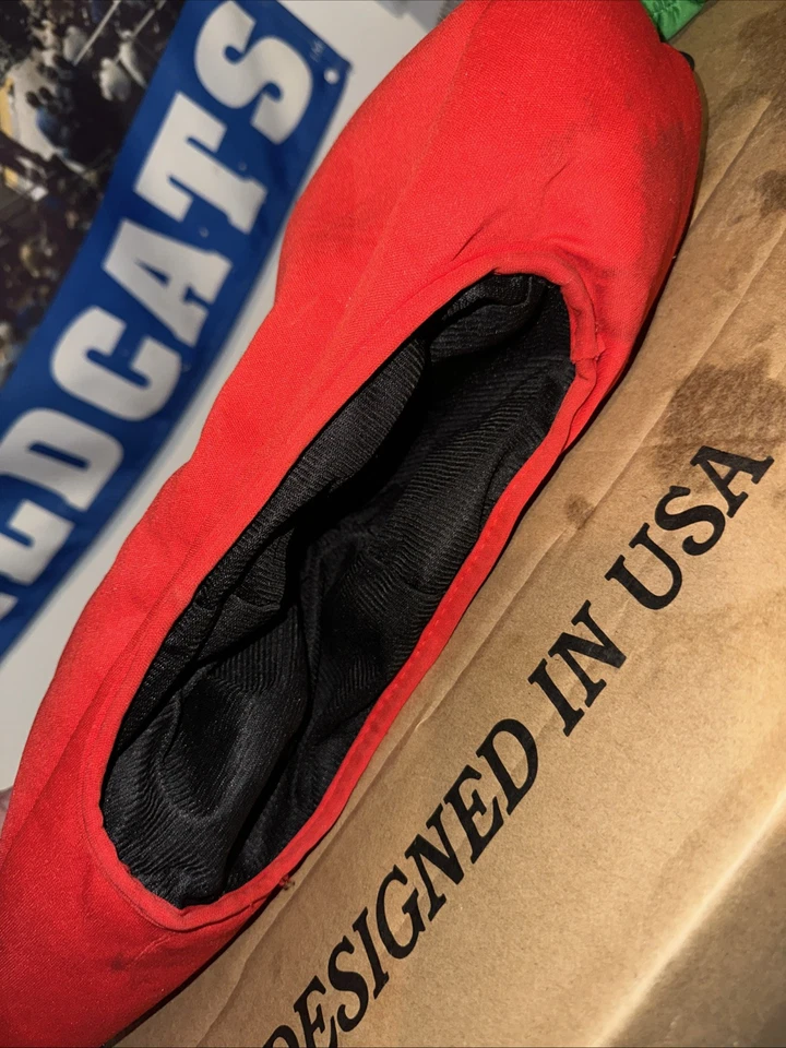 SOMBRERO JUMBO DE PELUCHE ROJO CHILE PIMIENTA Gorra Caliente Adulto Divertido Mordaza Broma Chef Fiesta Gigante Foto 2 de 3