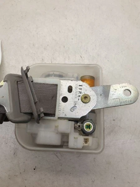 2006 LEXUS GS300 3.0L DRIVER SIDE REAR SEAT BELT ASSEMBLY  - Image 2 of 4