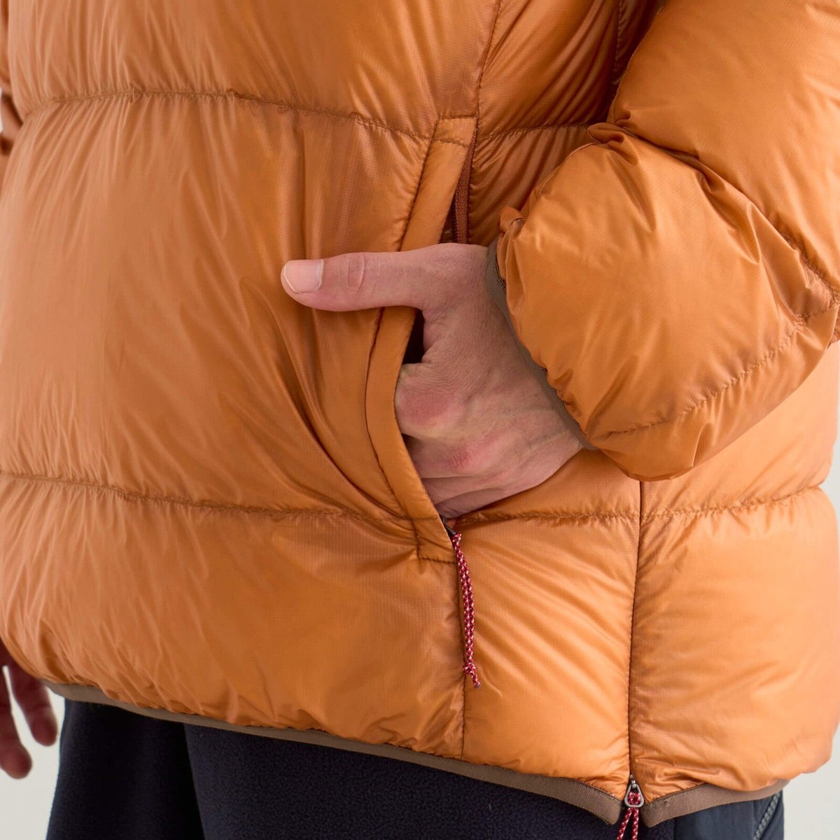 ASK availability first)NANGA MOUNTAIN LODGE DOWN CREW NECK TOP(MEN