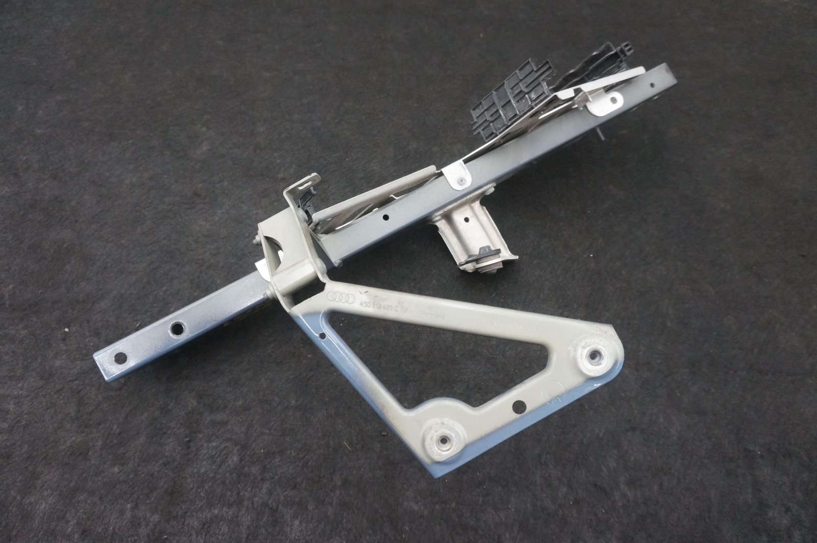 Rear Left Driver Side Upper Support Bracket OEM 4S0813499 Audi R8 4S 2018-23