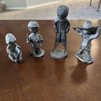HUDSON PEWTER Walli Ortman #013 Bookworm Girl Reading Book Hat Green Button USA