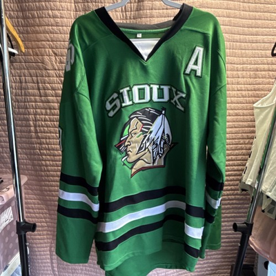 #ad North Dakota Fighting Sioux Toews #9 Ice Hockey Jersey Green XL $65.00