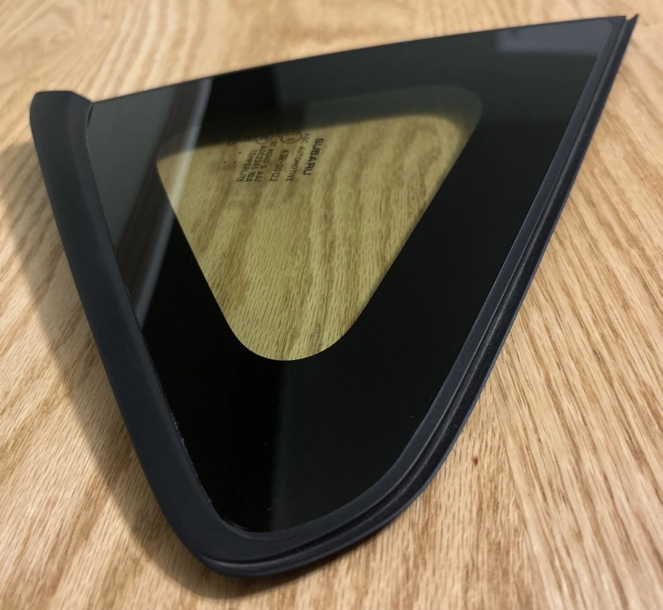 Cuarto de vidrio izquierdo Subaru Impreza 2024-2025 usado OEM 65209FN010 Foto 3 de 4