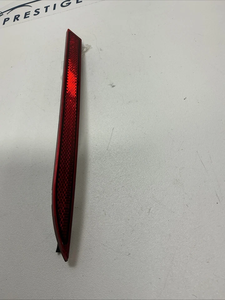 Lincoln MKX 2011 luz marcadora trasera izquierda con sensores P/N GD9B 17A849 A Foto 3 de 4