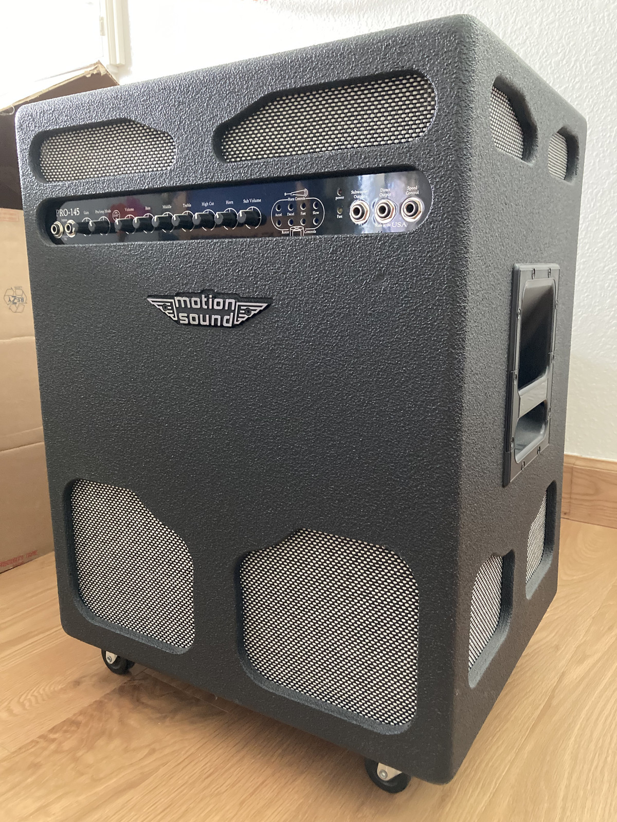 Motion Sound Pro-145 rotary speaker like a portable Leslie excellent amplifier