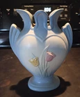 Hull USA tulip vase 105-33