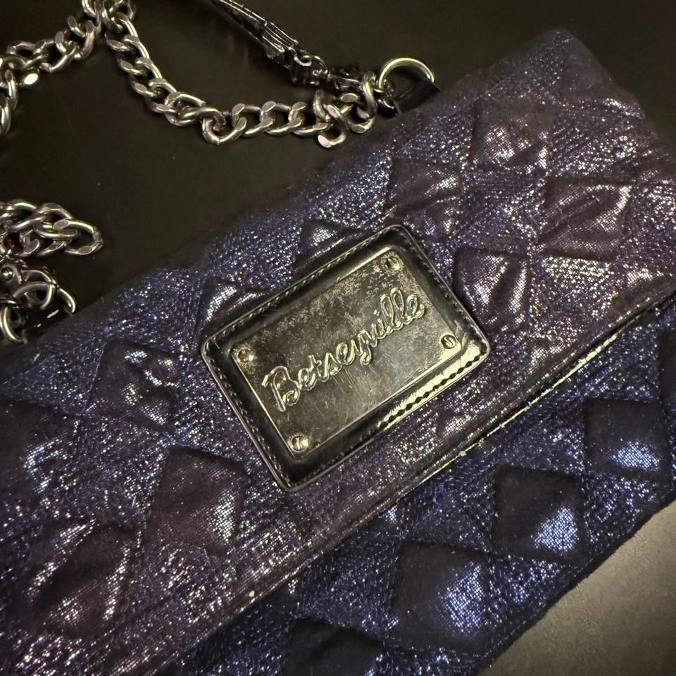 Bolsos hobo Betsey Johnson Star para mujer acolchados con correa de cadena Foto 4 de 4