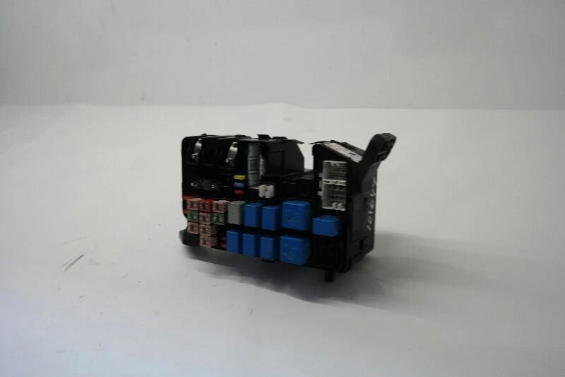 08-11 KIA RIO FUSE BOX OUTSIDE FUSE CARRIER OEM - Image 2 of 4