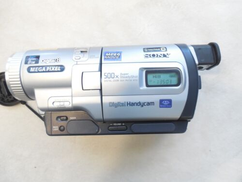 REFURBISHED Sony DCR-TRV730 8MM Hi8 Digital8 Camcorder with 90-Day Warranty - Picture 2 of 8