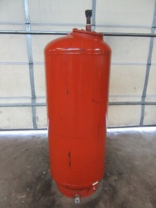 2005 BELL & GOSSETT - ITT INDUSTRIES B400 VERTICAL PRESSURIZED EXPANSION TANK