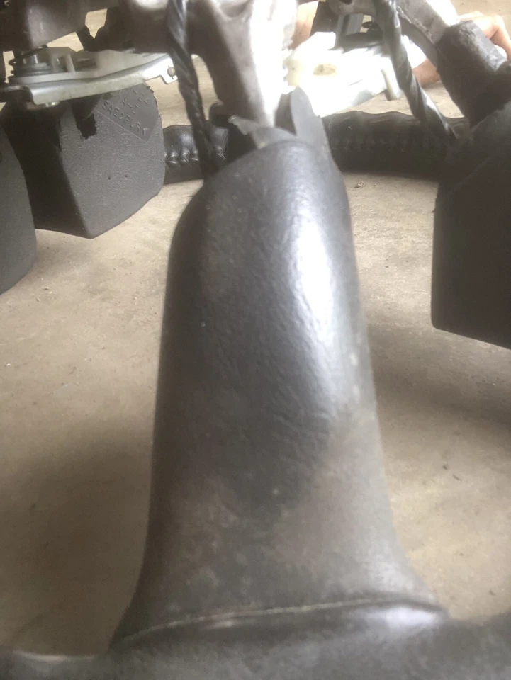 03-06 GMC Sierra Yukon Chevrolet Silverado Tahoe Steering Wheel OEM W/ Buttons - Image 4 of 4