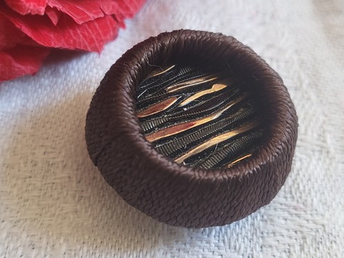 Lot De 9 Petits Boutons Anciens En Passementerie - Pour Artisanat & Vêtements