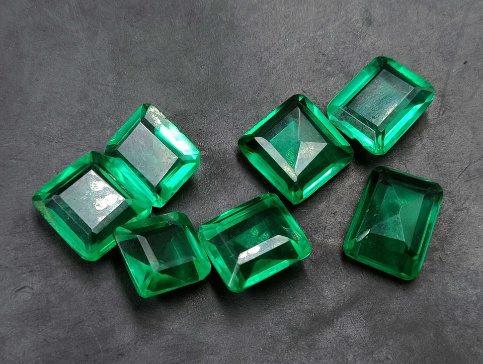 200 Ct Discounted Offer Green Moldavite Emerald Cut Certified Gemstone Lot - Image 3 of 4