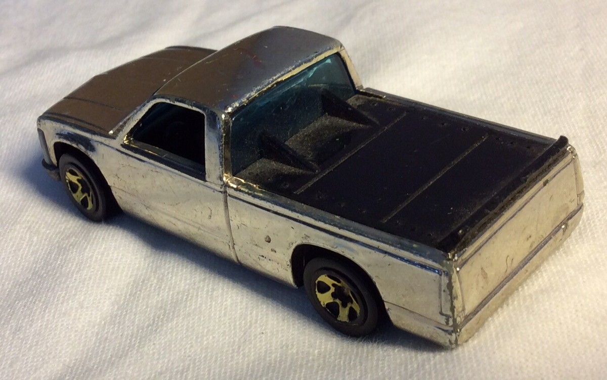 Collectable Hot Wheels Silver/Chrome 1996 Chevy 1500, Mattel 1995