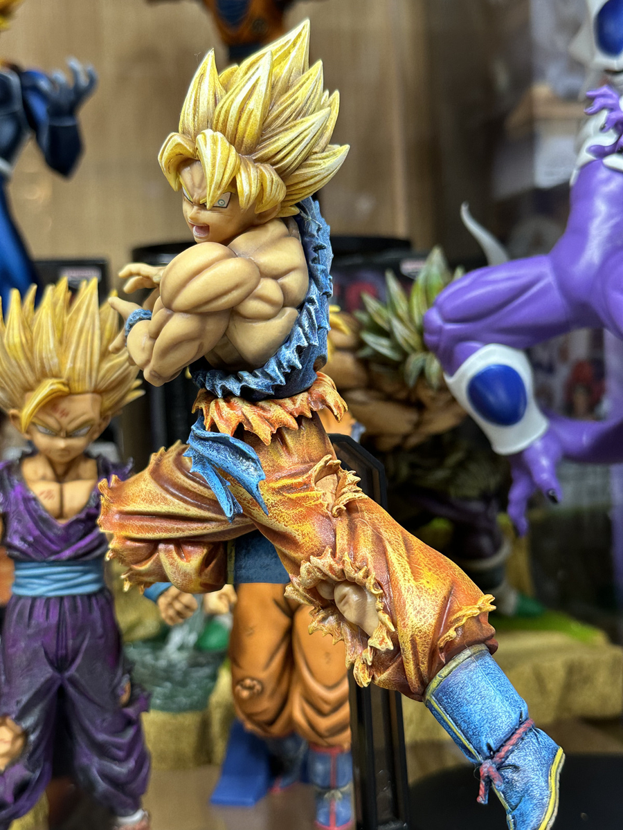 BANDAI - Son  Amazon.com: Bandai Hobby - Dragon Ball Z - Son Goku (New