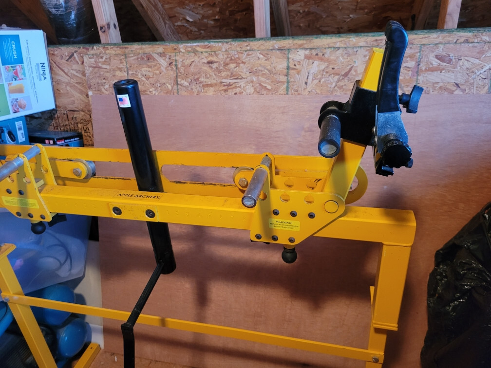 APPLE ARCHERY PROFESSIONAL BOW PRESS EXCELLENT WORKING CONDITION VISE