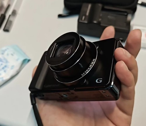 Sony Cyber-shot DSC-HX9V 16.2MP 16x Optical Zoom Digital Camera 90% New English - Picture 5 of 6